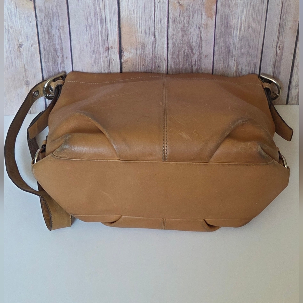 LOW START Coach Crossbody Bag GUC - Picture 8 of 16